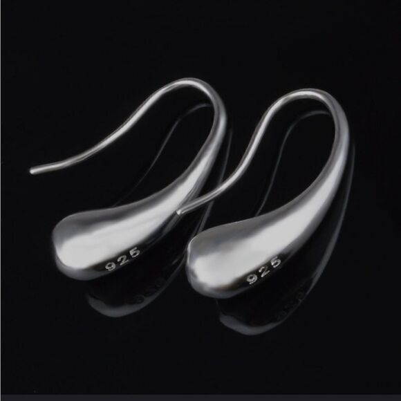 Silver teardrop set marked .925 - Picture 7 of 11
